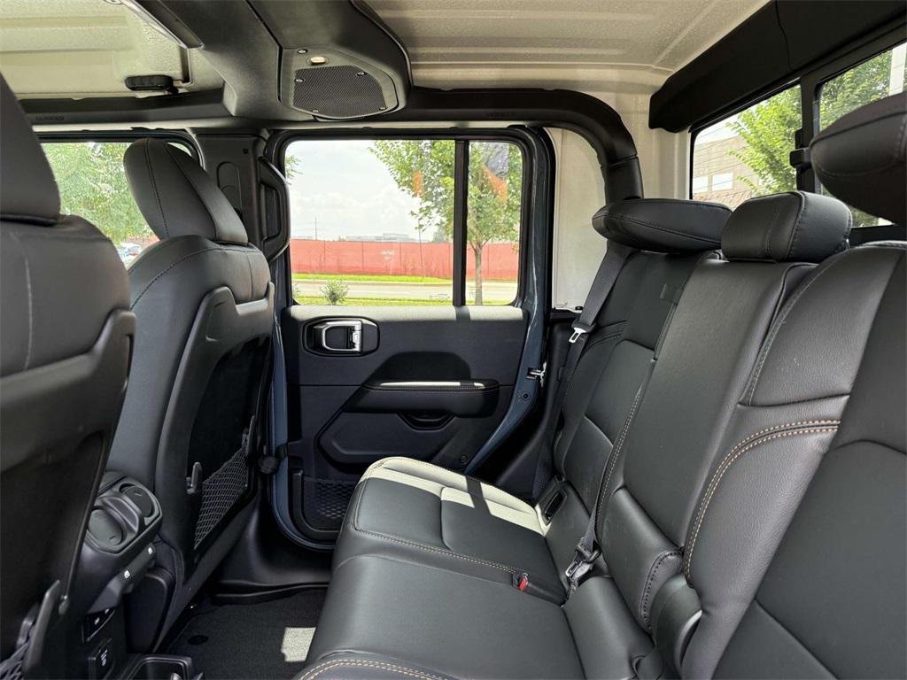new 2025 Jeep Gladiator car, priced at $42,926