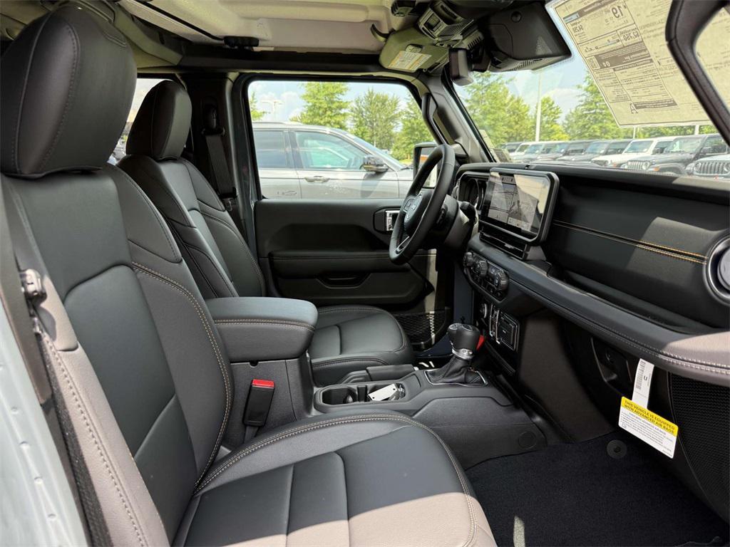 new 2025 Jeep Gladiator car, priced at $42,926