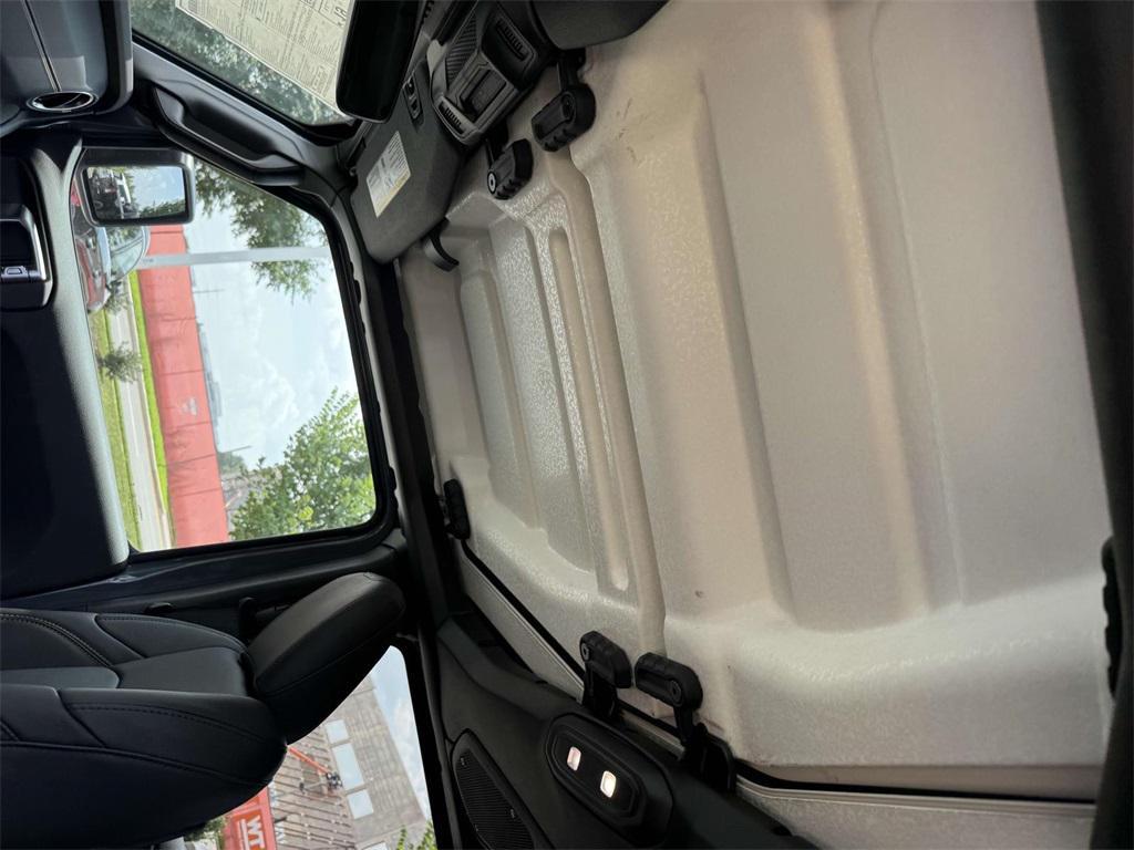 new 2025 Jeep Gladiator car, priced at $42,926