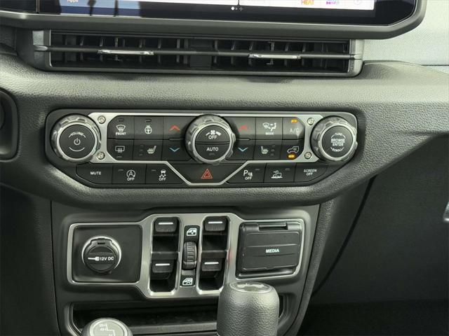 new 2025 Jeep Wrangler car, priced at $40,764