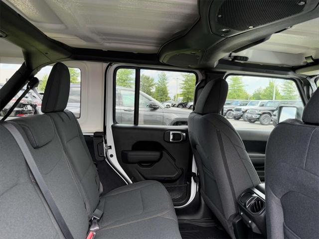 new 2025 Jeep Wrangler car, priced at $40,764