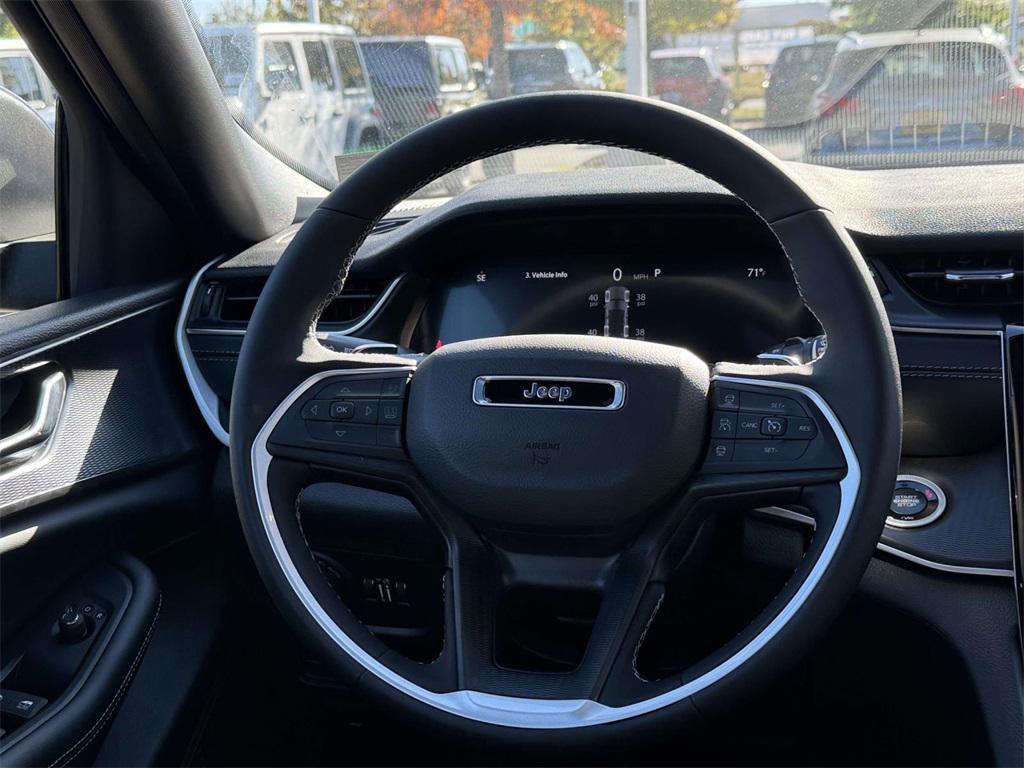 new 2025 Jeep Grand Cherokee car, priced at $37,399