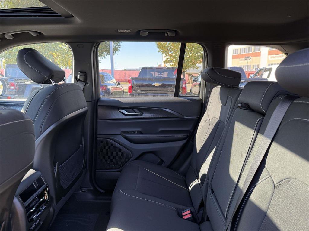new 2025 Jeep Grand Cherokee car, priced at $37,399