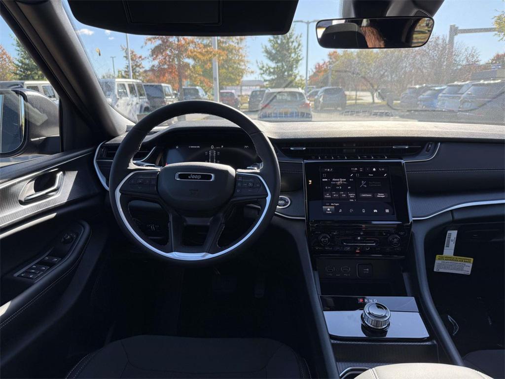 new 2025 Jeep Grand Cherokee car, priced at $37,399