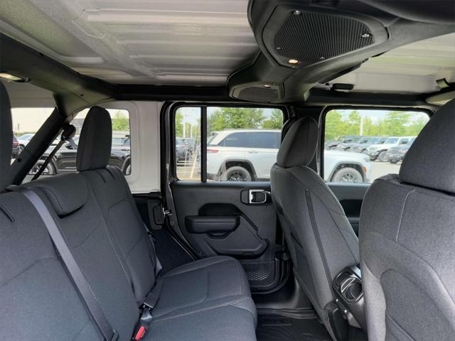 new 2025 Jeep Wrangler car, priced at $40,064