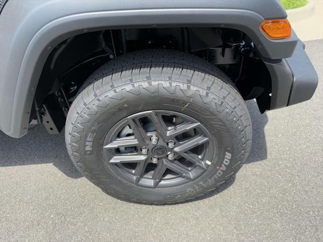new 2025 Jeep Wrangler car, priced at $40,064