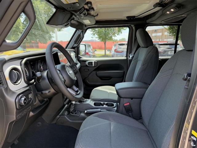 new 2025 Jeep Wrangler car, priced at $40,064