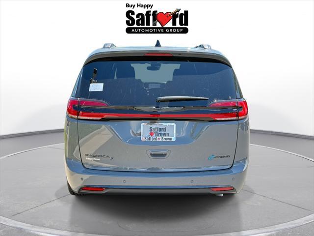 new 2025 Chrysler Pacifica Hybrid car, priced at $41,681