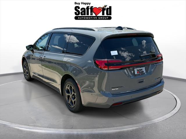 new 2025 Chrysler Pacifica Hybrid car, priced at $41,681