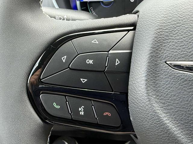 new 2025 Chrysler Pacifica Hybrid car, priced at $43,633