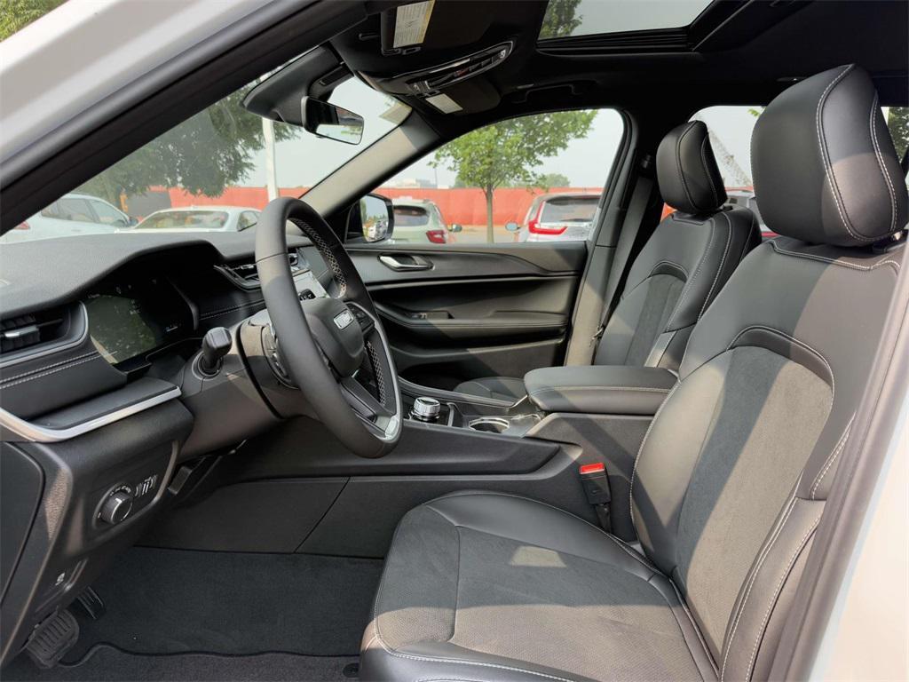 new 2025 Jeep Grand Cherokee L car, priced at $42,380