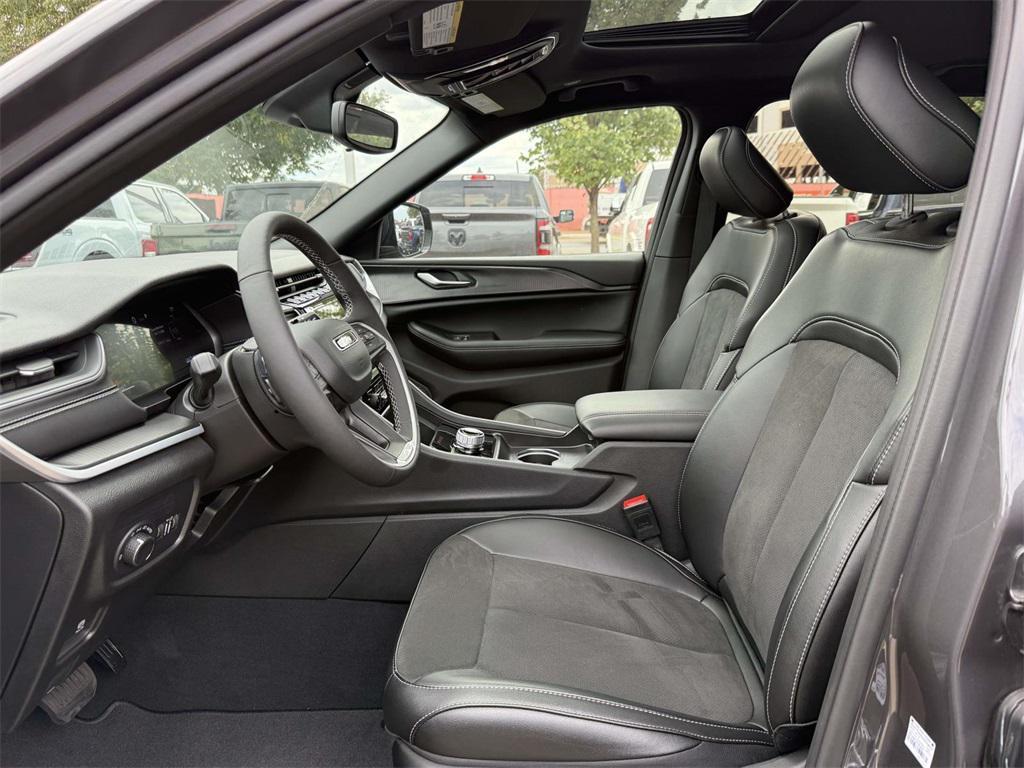 new 2025 Jeep Grand Cherokee L car, priced at $41,190