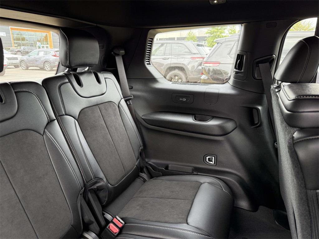 new 2025 Jeep Grand Cherokee L car, priced at $41,190