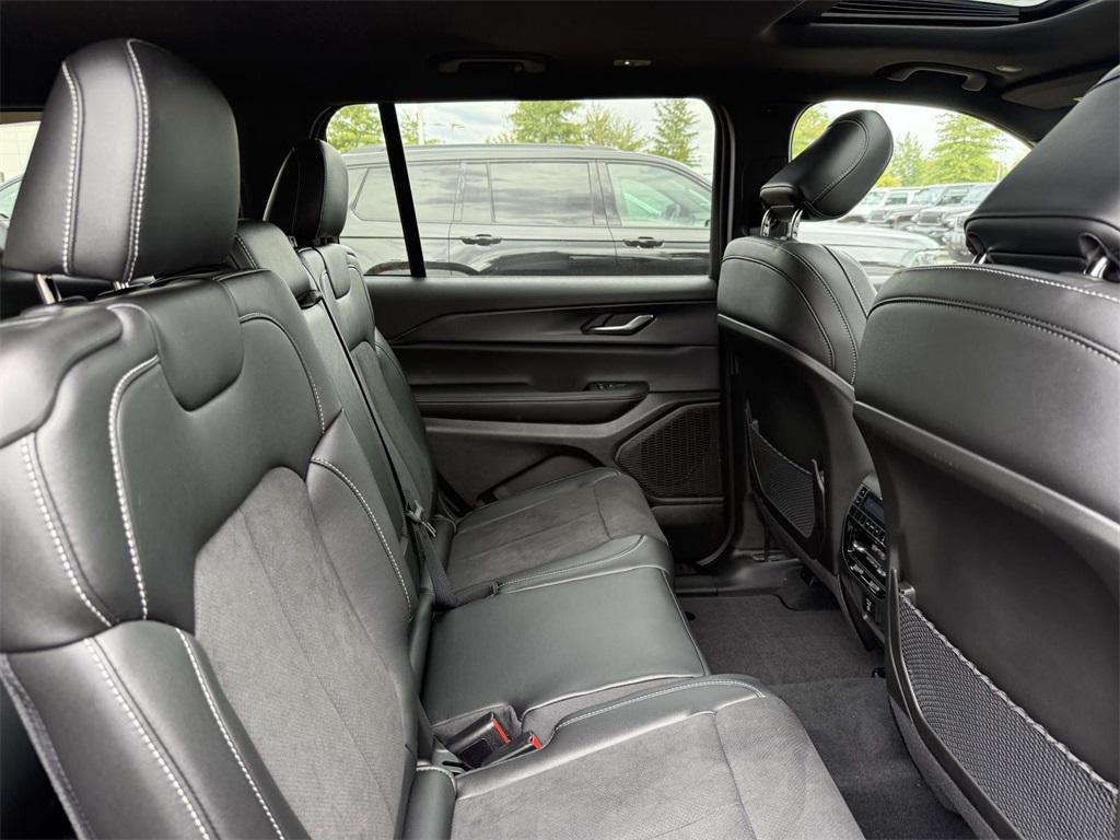 new 2025 Jeep Grand Cherokee L car, priced at $41,190