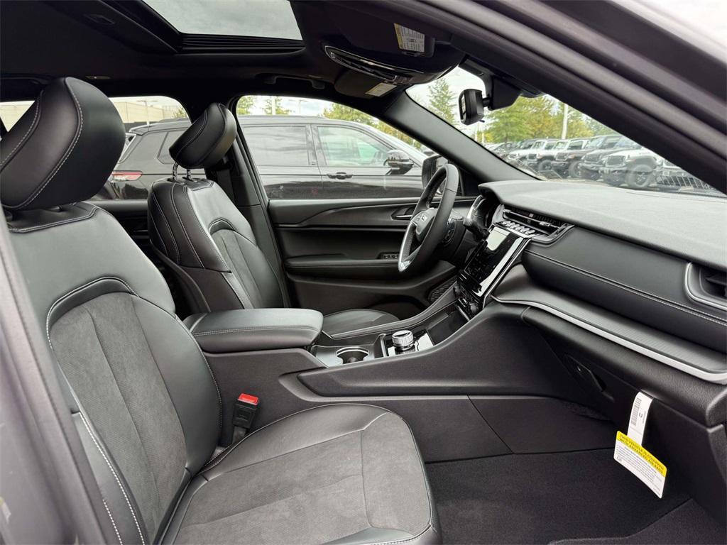 new 2025 Jeep Grand Cherokee L car, priced at $41,190