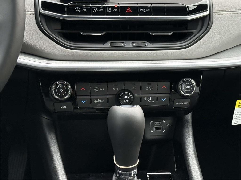 new 2026 Jeep Compass car, priced at $31,018