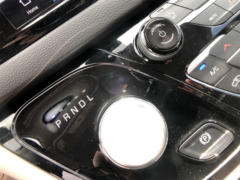 used 2024 Chrysler Pacifica car, priced at $27,699