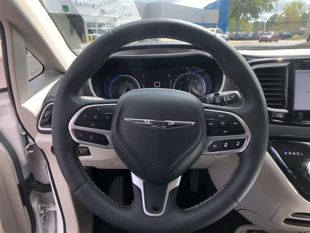 used 2024 Chrysler Pacifica car, priced at $27,699