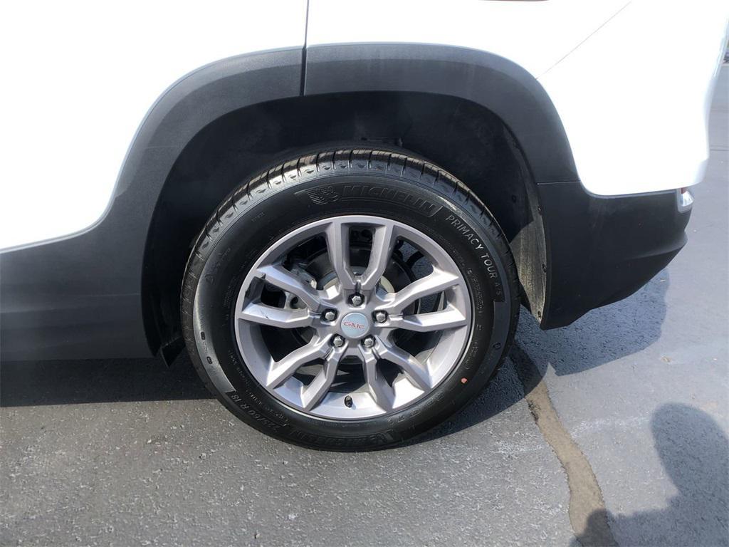 used 2024 GMC Terrain car, priced at $25,999