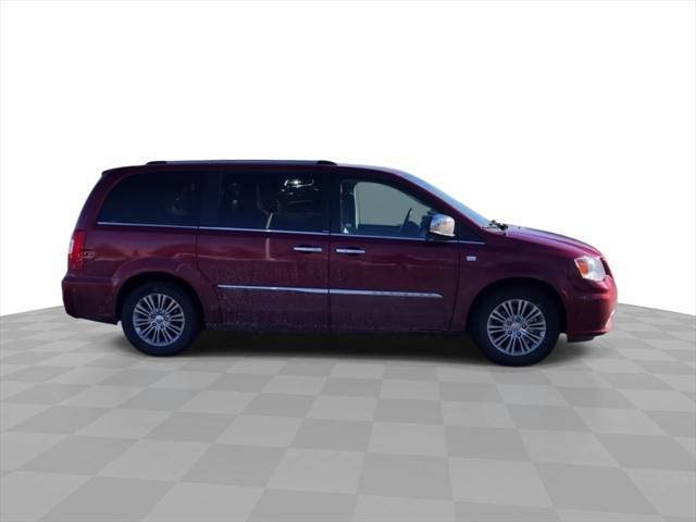 used 2014 Chrysler Town & Country car