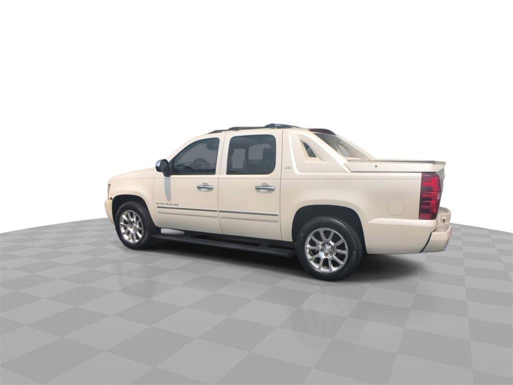 used 2011 Chevrolet Avalanche car, priced at $5,999