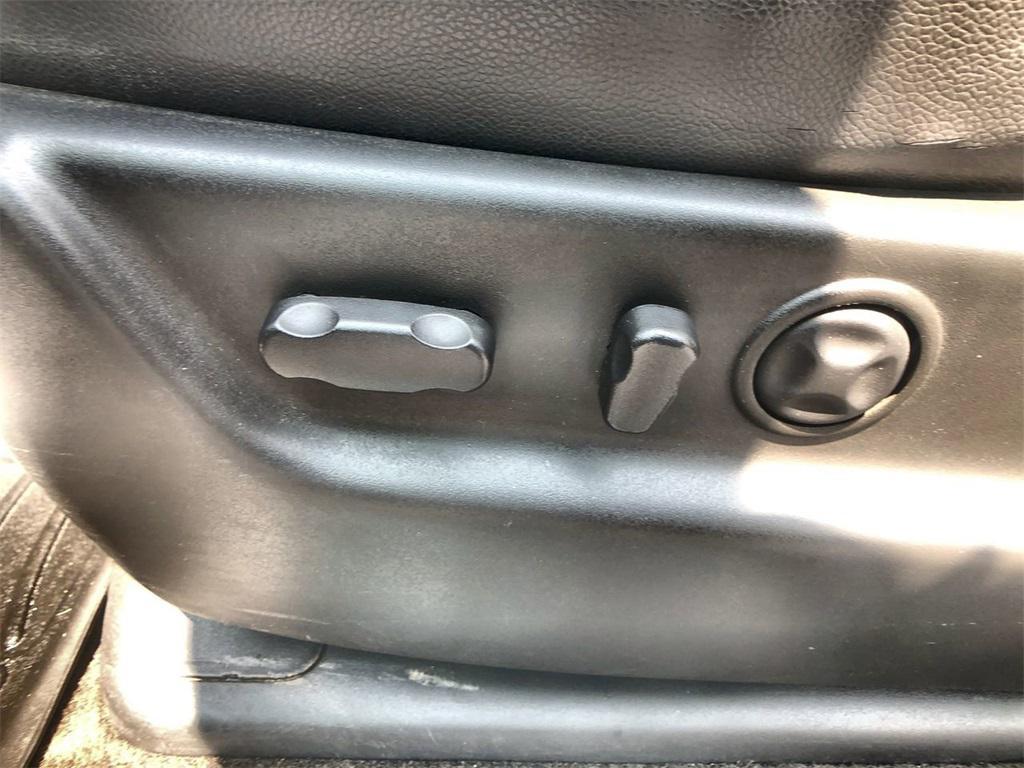 used 2011 Chevrolet Avalanche car, priced at $5,999