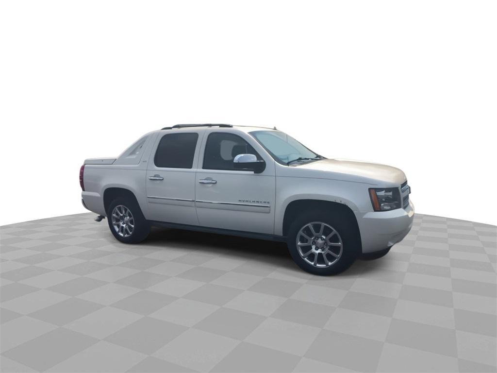 used 2011 Chevrolet Avalanche car, priced at $5,999