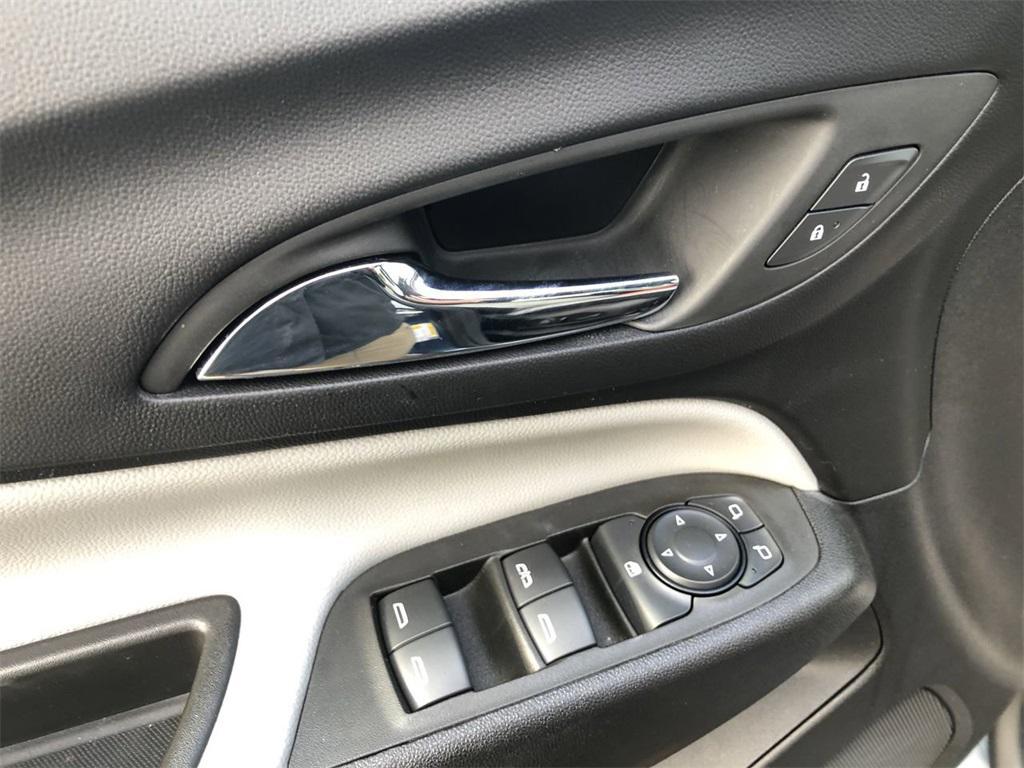 used 2024 Chevrolet Equinox car, priced at $19,999