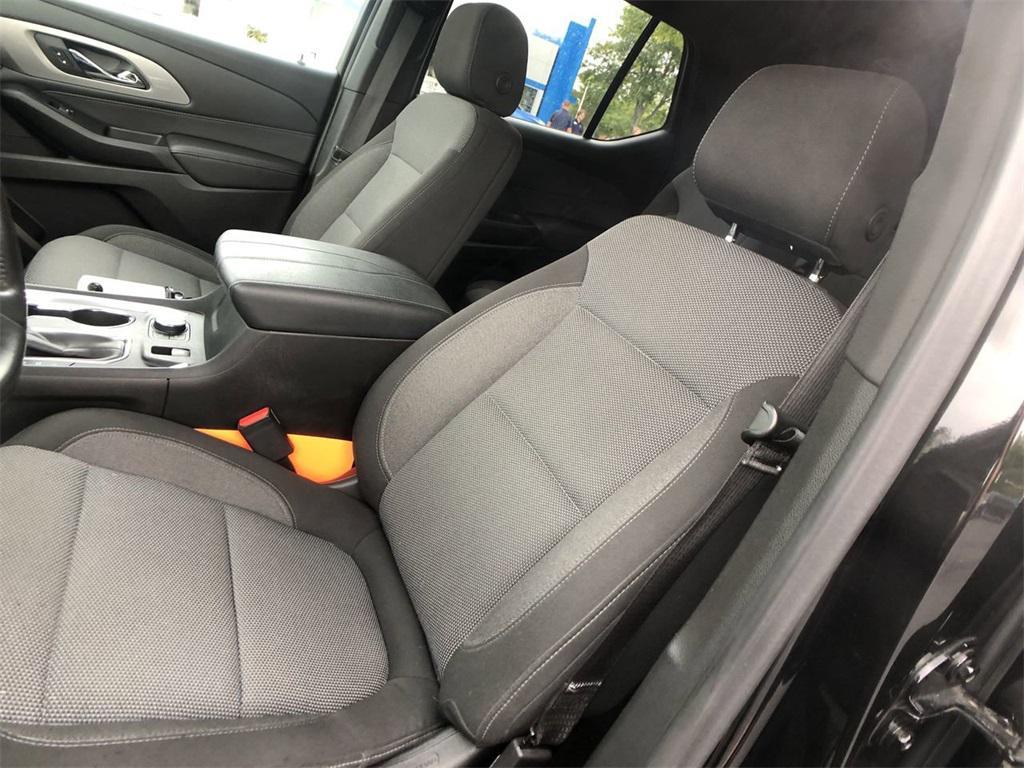 used 2022 Chevrolet Traverse car, priced at $27,999