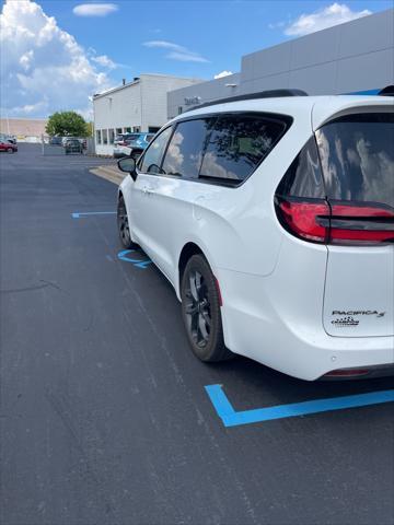 new 2023 Chrysler Pacifica car