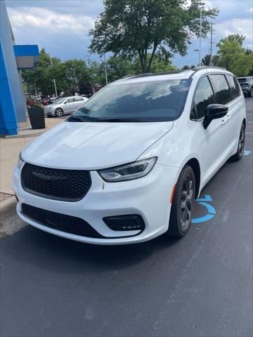 new 2023 Chrysler Pacifica car