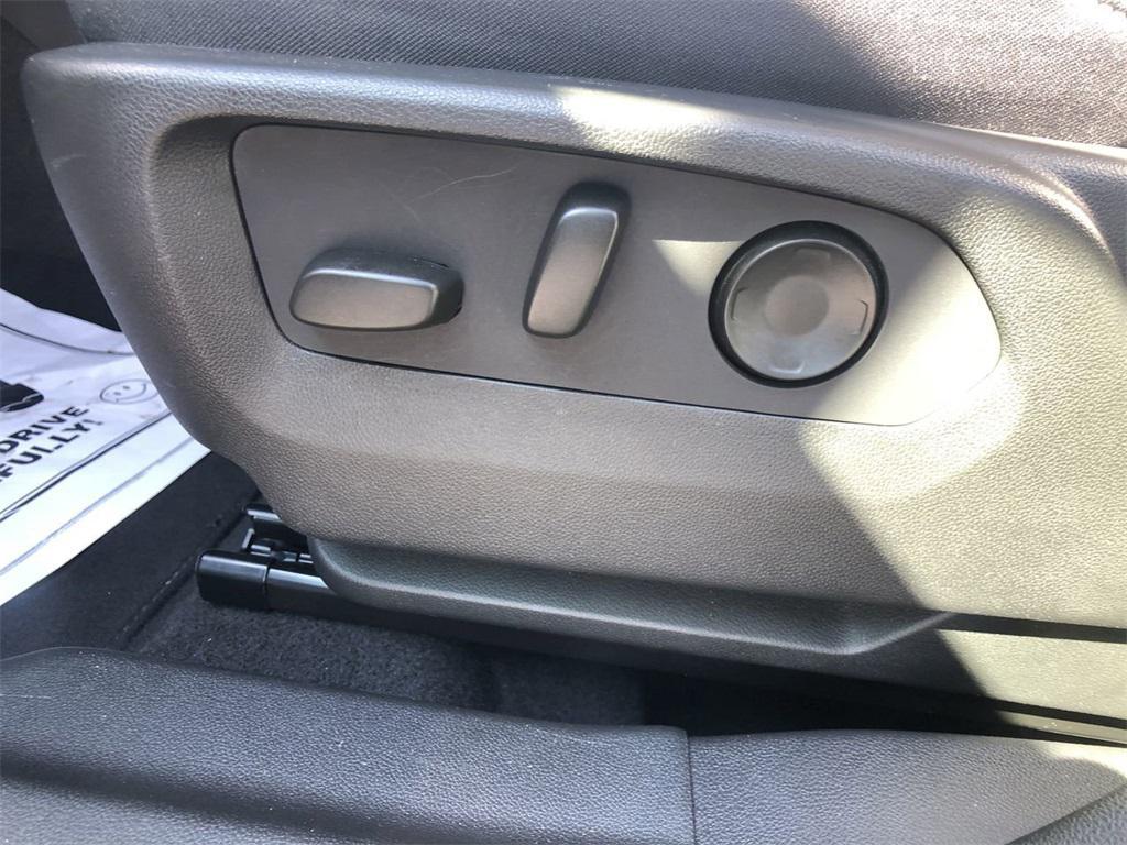 used 2024 Buick Envision car, priced at $29,999
