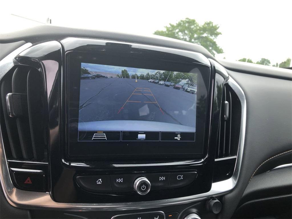 used 2021 Chevrolet Traverse car, priced at $24,999
