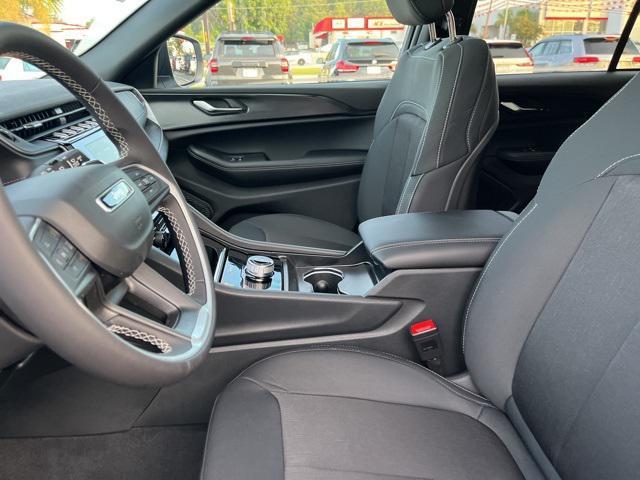 new 2025 Jeep Grand Cherokee car, priced at $34,904