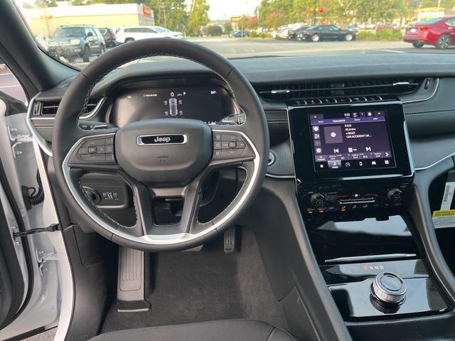 new 2025 Jeep Grand Cherokee car, priced at $34,904