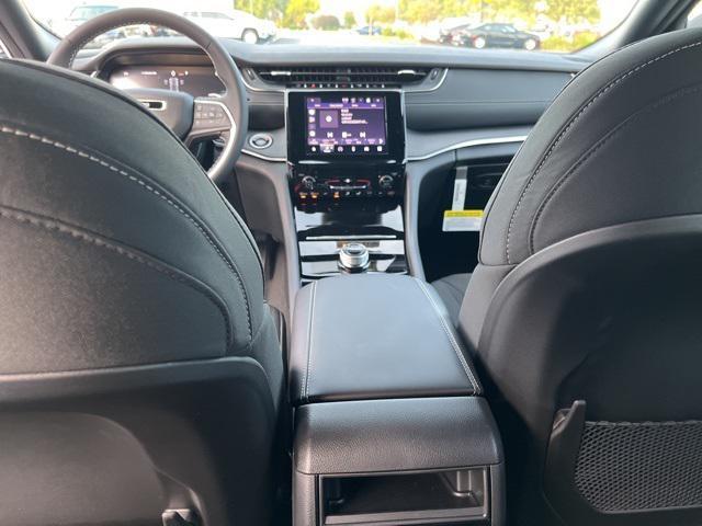 new 2025 Jeep Grand Cherokee car, priced at $34,904