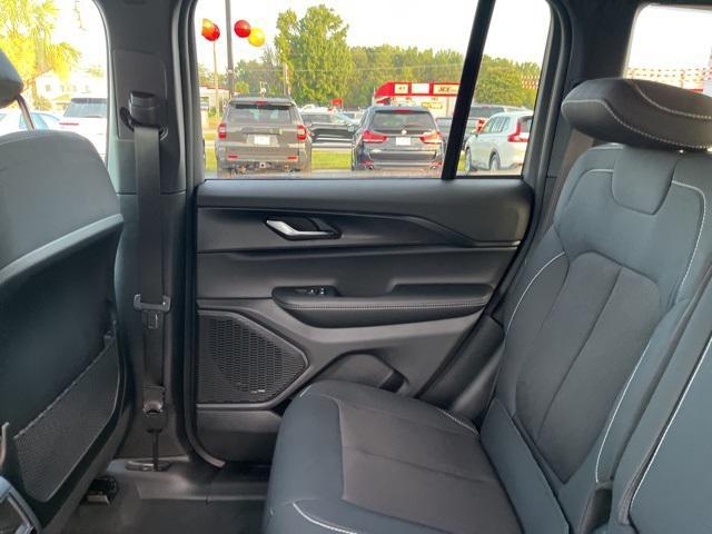 new 2025 Jeep Grand Cherokee car, priced at $34,904