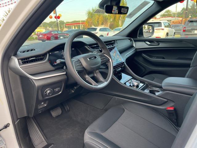 new 2025 Jeep Grand Cherokee car, priced at $34,904