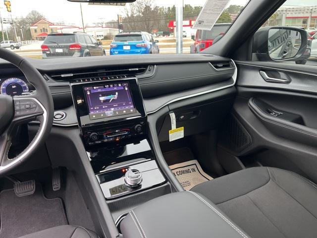 new 2025 Jeep Grand Cherokee L car, priced at $38,675