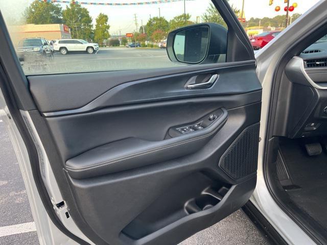 new 2025 Jeep Grand Cherokee car, priced at $35,078