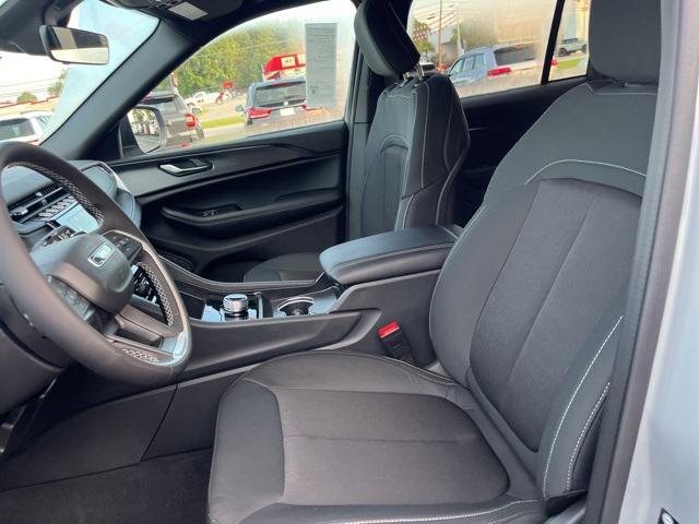 new 2025 Jeep Grand Cherokee car, priced at $35,078