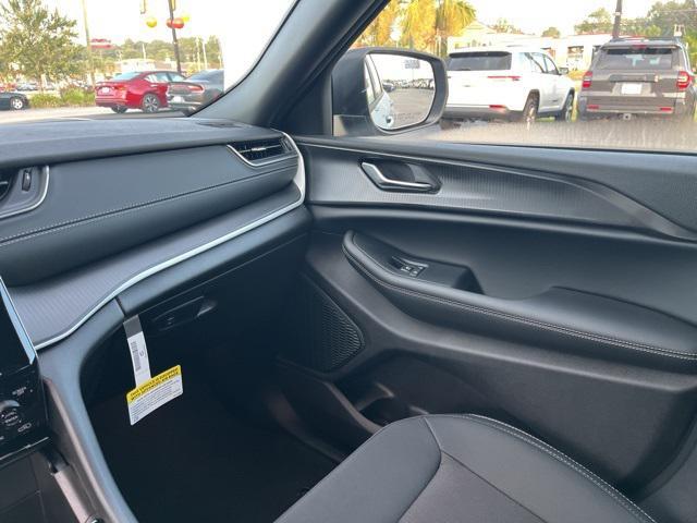 new 2025 Jeep Grand Cherokee car, priced at $35,078