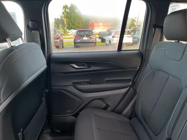 new 2025 Jeep Grand Cherokee car, priced at $35,078