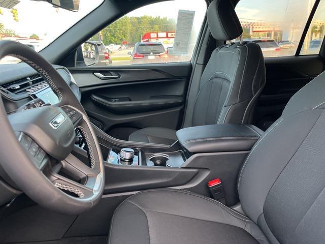 new 2025 Jeep Grand Cherokee car, priced at $35,078