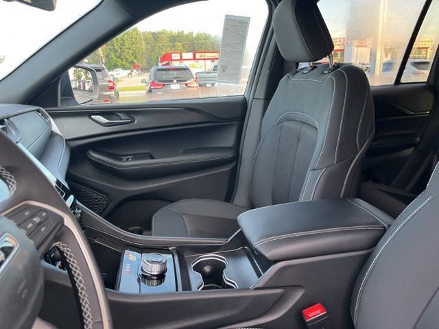 new 2025 Jeep Grand Cherokee car, priced at $35,078