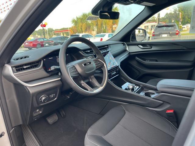 new 2025 Jeep Grand Cherokee car, priced at $35,078