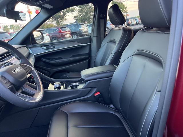 used 2025 Jeep Grand Cherokee car, priced at $44,399