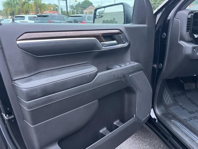 used 2024 GMC Sierra 1500 car, priced at $43,077