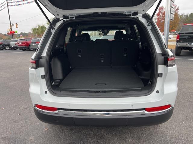 new 2025 Jeep Grand Cherokee car, priced at $37,080