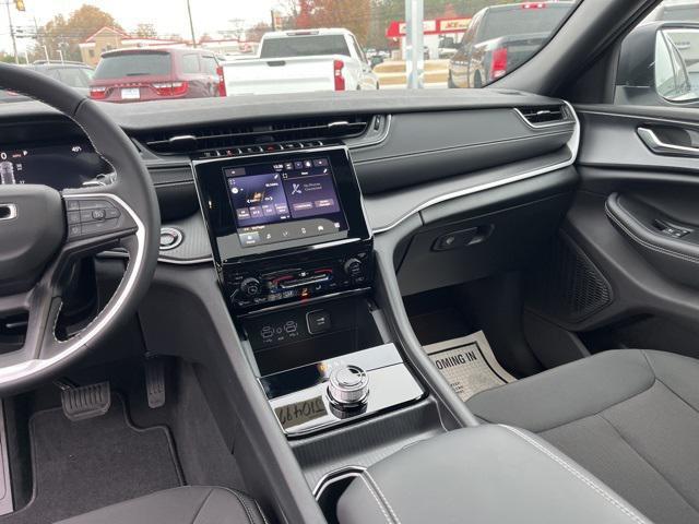 new 2025 Jeep Grand Cherokee car, priced at $37,080